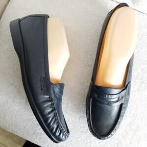 Mushrooms dark blue leather penny loafers pristine